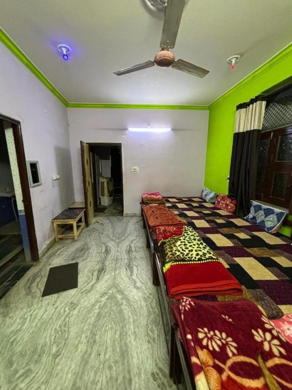 Maatu Shri Comfort Stay-Guest House Matura Exterior foto
