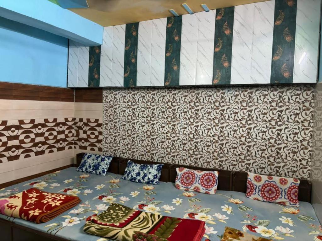 Maatu Shri Comfort Stay-Guest House Matura Exterior foto
